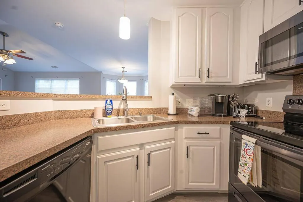 Spacious 2 Bedroom 2 Ba In University City Charlotte 0*,