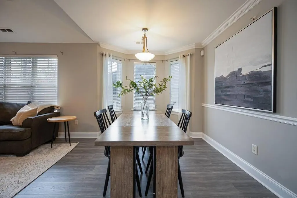 Spacious 2 Bedroom 2 Ba In University City Charlotte 0*,